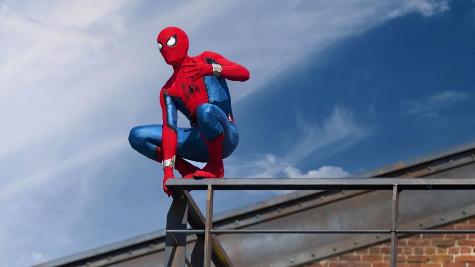Spider-Man auf dem Dach des Avengers Campus