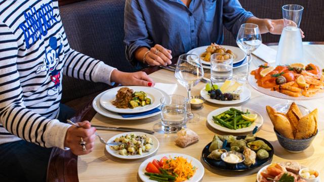 Cape Cod — Maritimes Buffet im Newport Bay Club