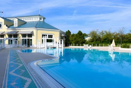 Newport Bay Club — Pool-Bereich