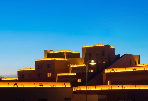 Disneys Hotel Santa Fe – Aussenansicht